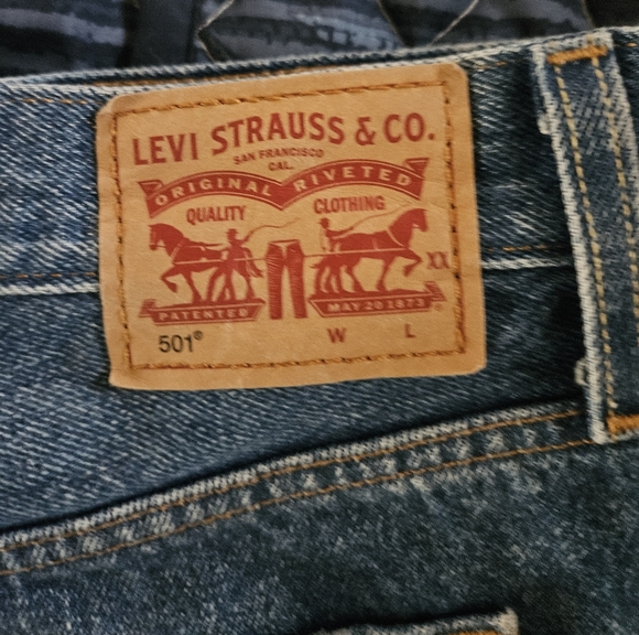 Levi's Blue Distressed Denim Jeans - Picture 5 of 6